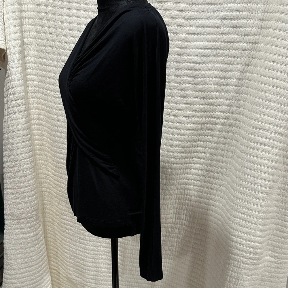 MaxMara Elegant Black Faux Wrap Top - Picture 3 of 7